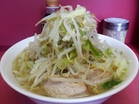 「ラーメン豚入り ￥800 ニンニク」@ラーメン二郎 ひばりヶ丘駅前店の写真