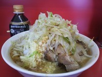 「小ラーメン豚入り￥750 ニンニクカラメ」@ラーメン二郎 茨城守谷店の写真