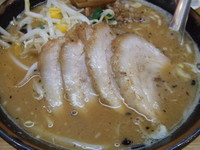 「チャーシュー麺(味噌味)　８９０円＋１００円」@ラーメン大桜 東神奈川駅前店の写真
