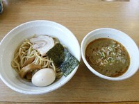 「つけ麺半盛り＋煮卵(800円)」@二代目 村岡屋の写真
