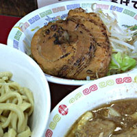 「たま小つけ麺豚入り＋巻ちゃぁ（炙り）」@蓮爾 登戸店の写真