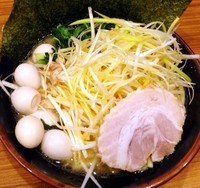 「ネギラーメン(並)850円　ウズラの玉子100円」@町田商店 渋谷店の写真