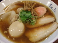 「ら～めん＋得のせ　７００円＋３００円」@手打ら～めん tic,tacの写真