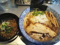 「【限定】烏賊そばと烏賊めし　830円」@豚骨一燈の写真