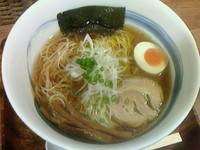 「「琥珀のしょうゆ680円」大盛120円増し」@らーめん HOMEの写真