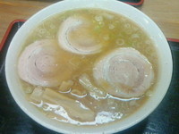 「こってりしょうゆらーめん700円の中盛1･5玉200円増」@尾浦の写真