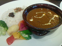 「三元豚肩ロースのマッサマンカレー」@ル・シエル・クレム タピオ店の写真