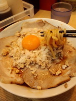 「スタミナ肉油そば850円」@新橋 大勝軒の写真