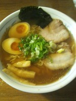 「しょうゆそば（味玉トッピング）」@中華そば やまとの写真