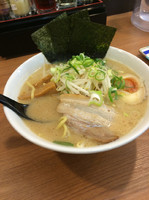 「濃厚とんこつ醤油」@つけ麺 らーめん 春樹 東久留米店の写真