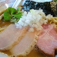 「鶏パイタン煮干しラーメン　750円+替え玉」@らぁめん小池の写真