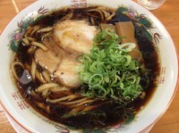 「黒醤油ラーメン 太麺」@金久右衛門 梅田店の写真