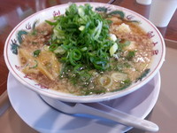 「特製醤油ラーメン並（648円）」@ラーメン魁力屋 藤枝PA下り線店の写真