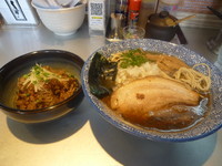 「烏賊そばと烏賊めし (限定）」@豚骨一燈の写真