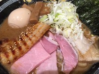 「特製濃厚豚骨魚介らーめん」@心の味製麺 平井店の写真
