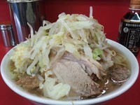 「小ラーメン豚入り￥850ニンニク」@ラーメン二郎 茨城守谷店の写真