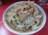 「ぶた入りラーメン（７００円）」@ラーメン二郎 三田本店の写真