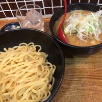 「辛味噌つけめん　￥890　野菜大盛りニンニク増し」@麺処 花田 渋谷店の写真