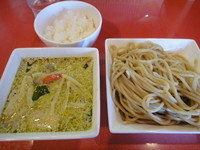 「緑の豚カレーつけ麺（ごはん付）」@麺屋しのはら 三日月食堂の写真