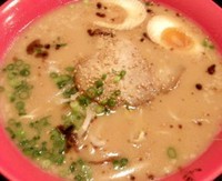 「豚骨醤油ラーメン」@ラーメン四天王 千葉店の写真