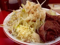 「小ラーメン（麺少なめヤサイニンニクアブラ）」@ラーメン にんにくマンの写真