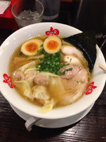 「魚ダシ醤油全部入り（1,100円）」@らーめん 本竈の写真