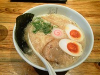 「煮干しラーメン味玉入り970円」@でびっと 桜新町サザエさん通り店の写真