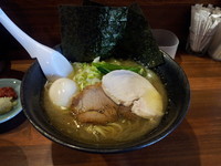 「とんこつ醤油」@らーめん・つけめん 八角の写真