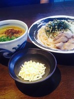 「鶏出汁味噌カレーつけ麺¥800＋チーズ（連食サービス）」@麺や 虎徹の写真