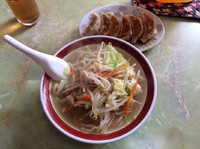 「太麺 タンメン＋餃子6個セット 850円」@来来来の写真