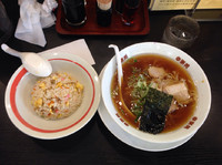 「中華そば313円＋半チャーハン302円＝615円」@幸楽苑 六本木店の写真