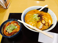 「味噌ラーメン920+チャーシュー丼400」@麺屋 道神の写真