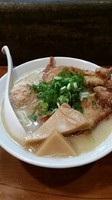 「【肉の日限定】鶏白湯らーめん 揚げ鶏どっかん」@らーめん・つけめん いつ樹の写真