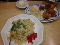 「炒飯唐揚定食(1,040円)、絶品(+100円)」@天下一品 府中店の写真