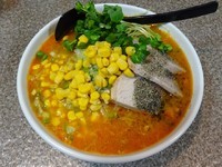 「しらたかラーメン（850円）＋コーン（50円）」@しらたかの写真