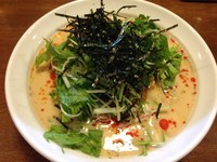 「白ゴマの担々麺」@麺や 天鳳 中野坂上店の写真