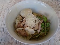 「まぜそば醤油＋味玉＋ワンタン」@BumBunBlauCafe with BeeHiveの写真