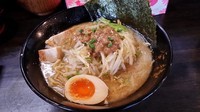 「極み紫龍ラーメン＋ランチ餃子」@城南らーめん 紫龍 旗の台本店の写真