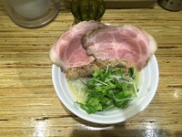 「鶏そば+ローストポーク」@NOODLE STOCK 鶴おかの写真