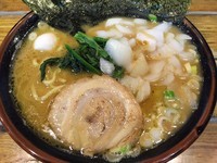 「豚骨醤油ラーメン タマネギトッピング」@麺童 虎徹の写真