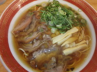 「しょうゆラーメン(600円)半チャーハンセット(＋220円)」@ラーメン おっつぁんの写真