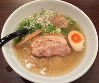 「牛塩ラーメン＋味玉（￥690＋￥100）」@ラーメン春樹 小田原店の写真