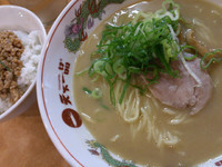 「ランチ定食Cランチ（そぼろご飯）」@天下一品 歌舞伎町店の写真