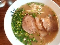 「源流博多ラーメン」@博多うま馬 冷泉店の写真