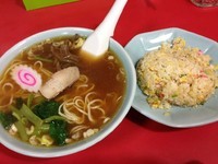 「ラーメン＋半炒飯」@上海料理 皆楽園の写真