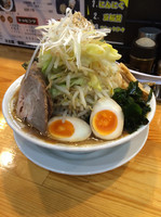 「メガ豚らー麺¥1000大盛¥100焼豚増し¥100」@豚道の写真