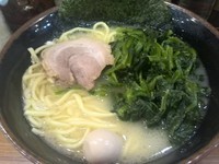 「塩ラーメン並＋ライス＝680円レンソウマシ0円」@横浜家系ラーメン 壱角家 蒲田店の写真