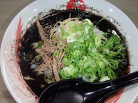 「牛骨　黒(750円)、替玉(クーポン)」@牛骨スープのお店 極屋の写真