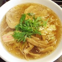 「しょうゆらーめん　700円」@麺匠えにしの写真