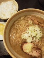 「らーめん（味噌）￥７２０ライス（サービス）大盛（クーポン）」@らーめん 福籠の写真